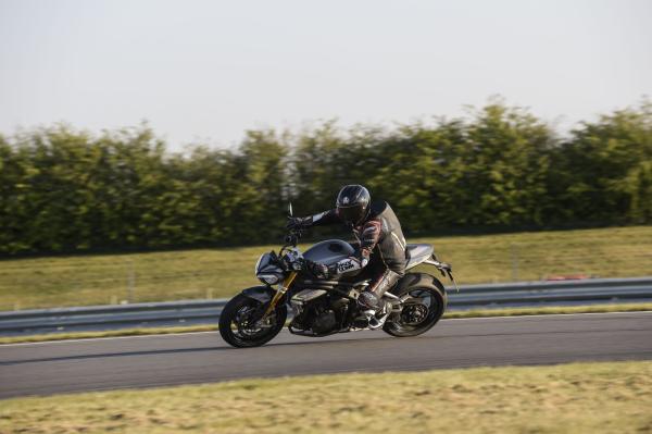 2021-Speed-Triple-1200-RS-Visordown-Review